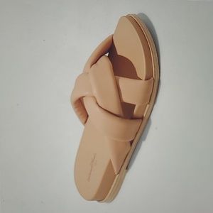 ☀️NWOT Never worn✨️ Padded Slide Sandals✨️ Size 11